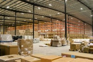 well-organized warehouse, demonstrating the effectiveness of logistics software in optimizing logistics management and inventory control